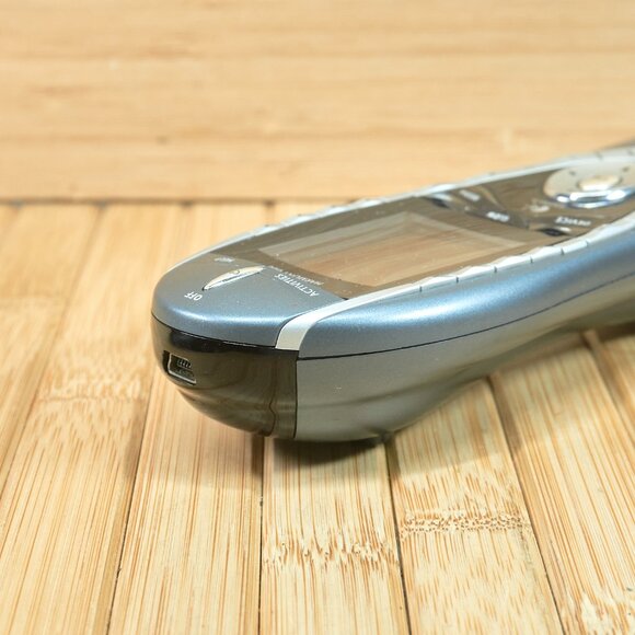 Logitech Harmony 880 Universal Remote Control with Charging Dock - Picture 9 of 9